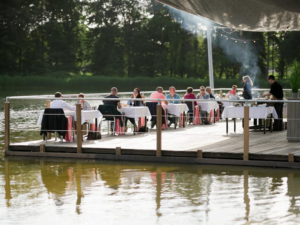 Witven Hotel Veldhoven Bagian luar foto