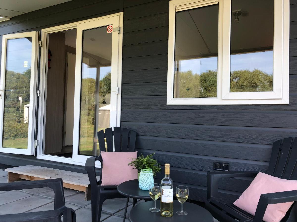 Witven Hotel Veldhoven Bagian luar foto